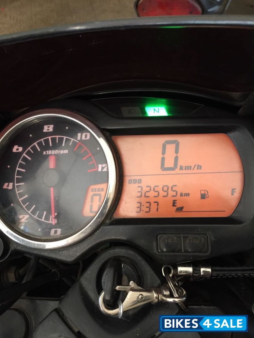 Black Suzuki GS 150R