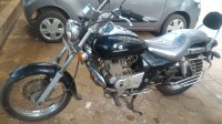 Black Bajaj Avenger 200 DTS-i