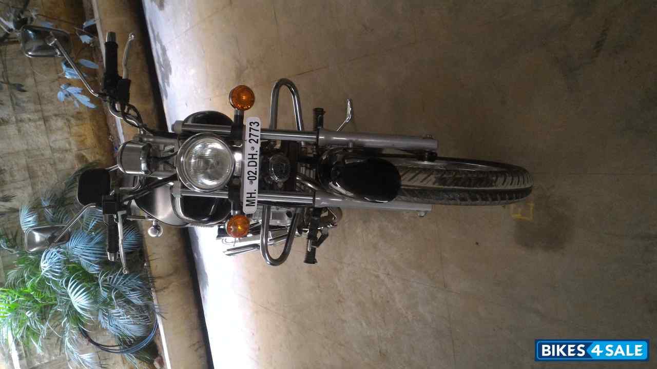 Black Bajaj Avenger 220 DTS-i