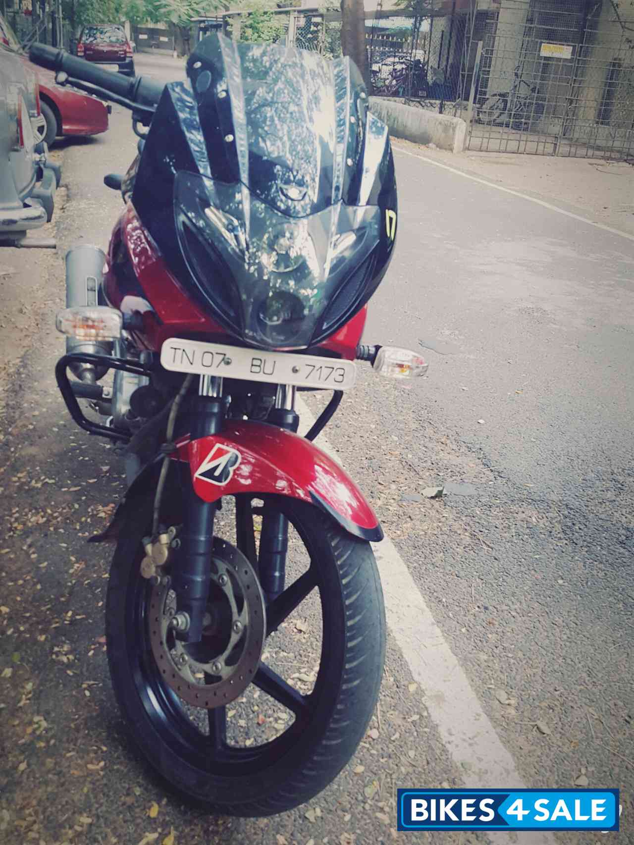 Cocktail Wine Red N Black Bajaj Pulsar 220F