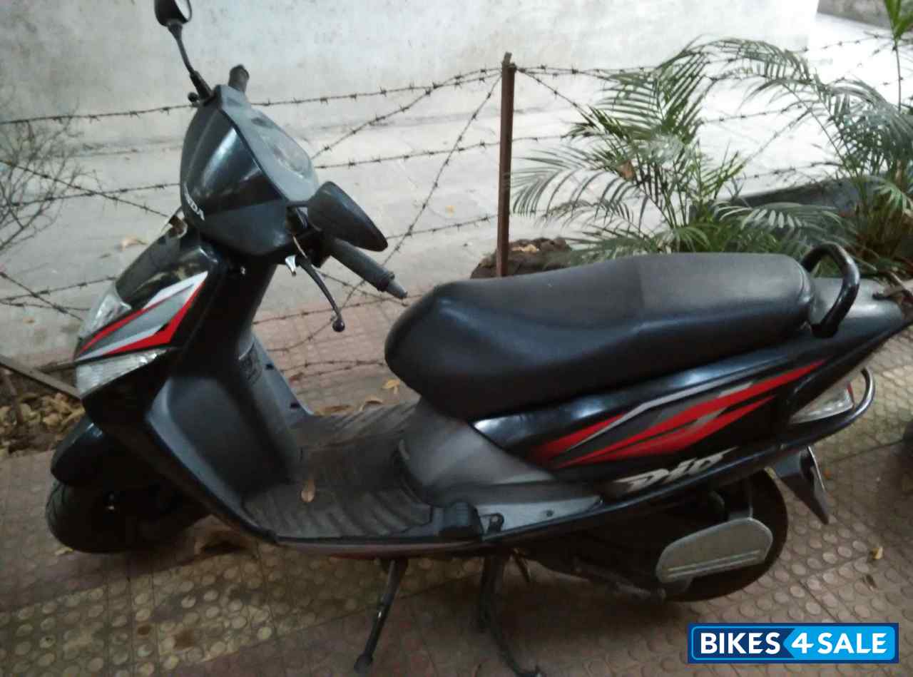 Black Honda Dio Black Honda Dio