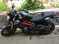 Black Benelli TNT 300