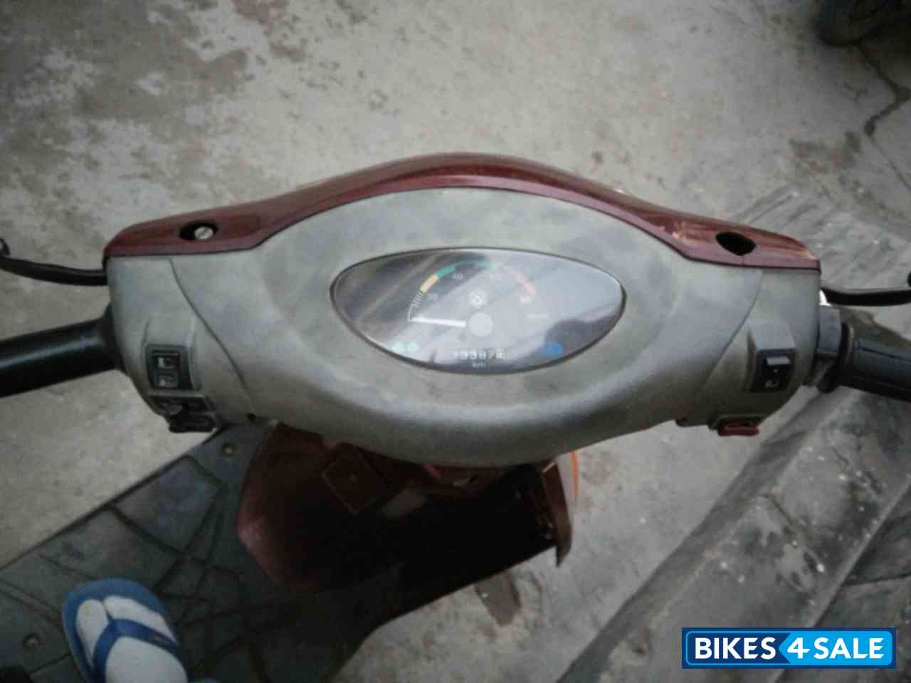 Maroon Bajaj Spirit Maroon Bajaj Spirit