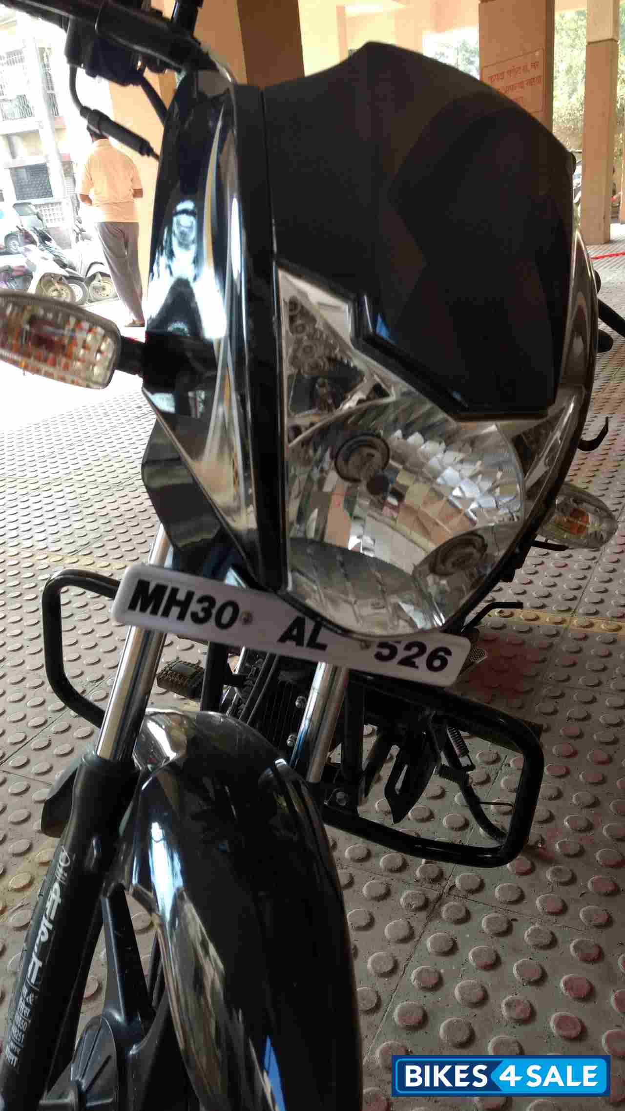 Black Mahindra Centuro Black Mahindra Centuro