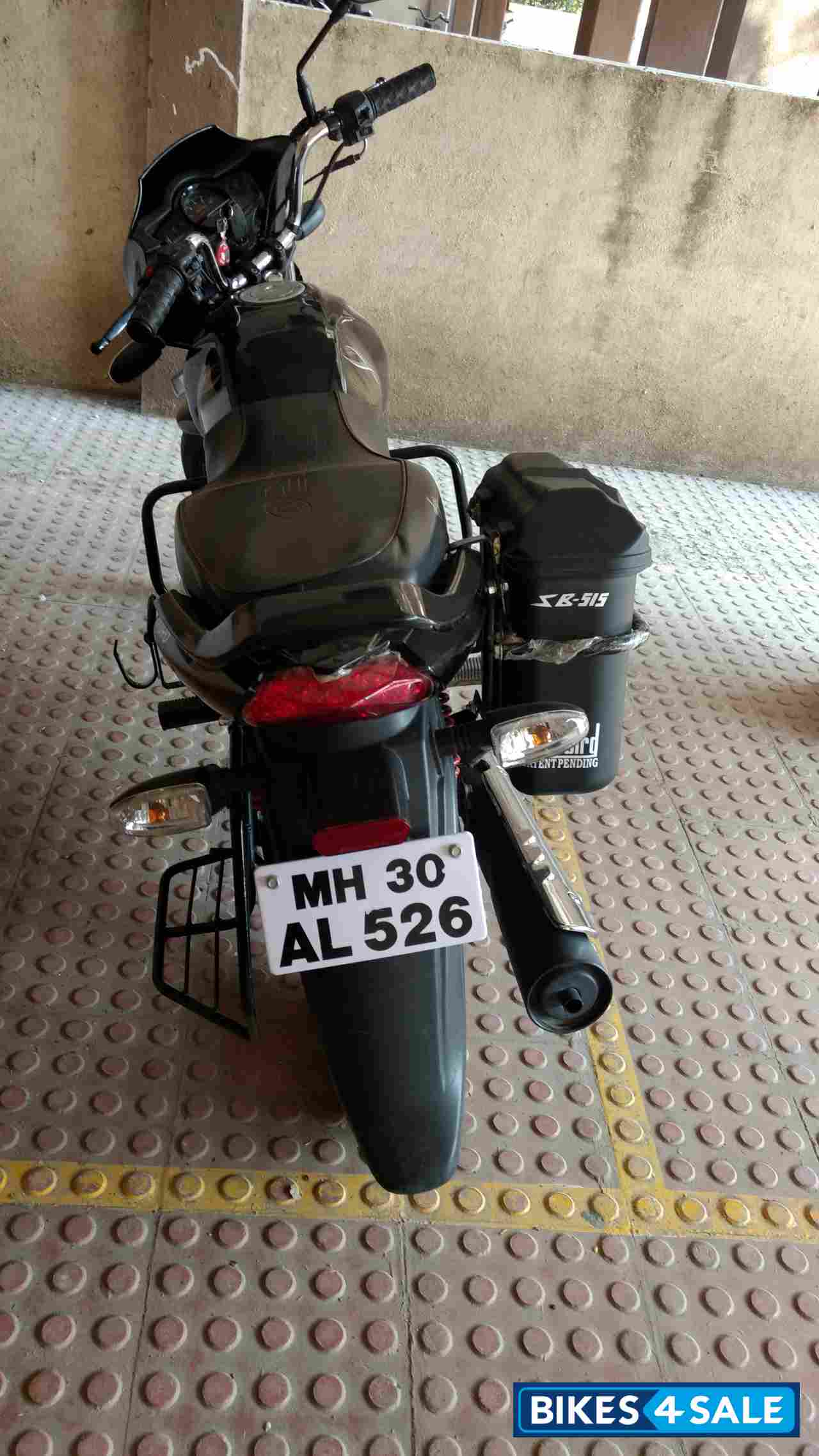 Black Mahindra Centuro Black Mahindra Centuro