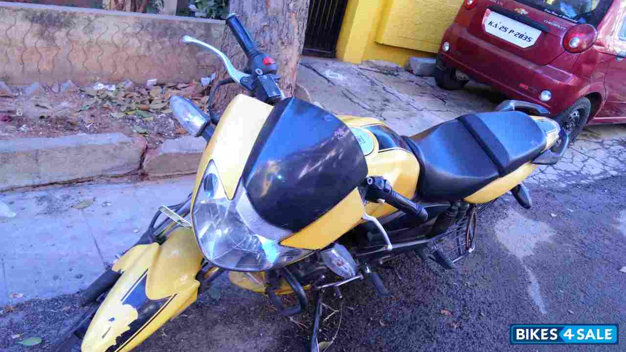 Yellow TVS Apache RTR 160 Yellow TVS Apache RTR 160