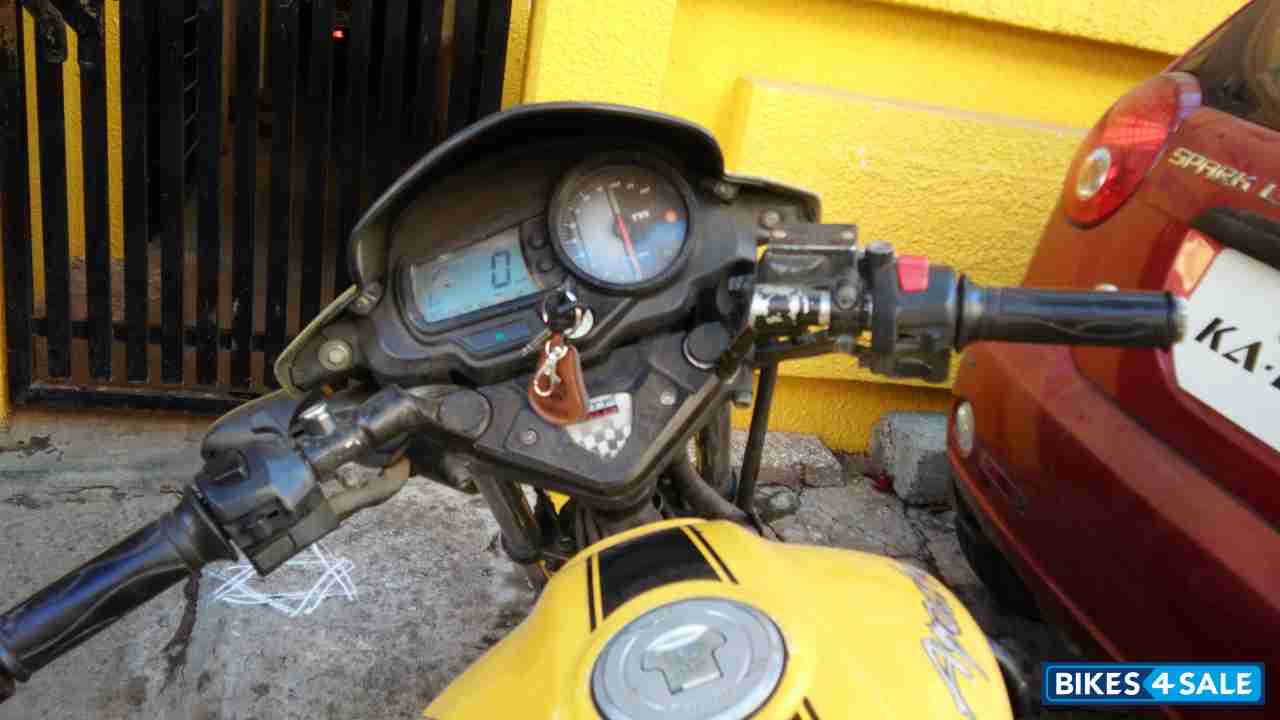 Yellow TVS Apache RTR 160 Yellow TVS Apache RTR 160