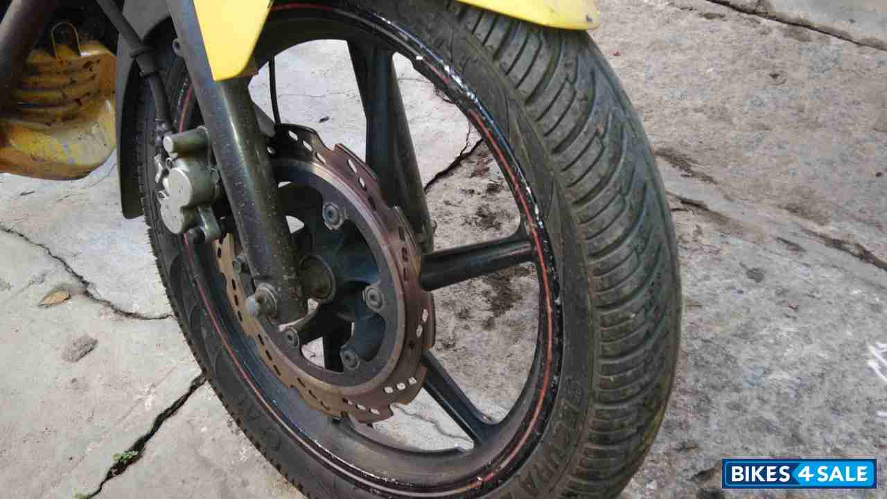 Yellow TVS Apache RTR 160 Yellow TVS Apache RTR 160