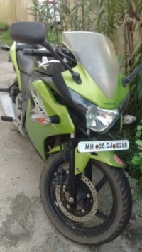 Honda CBR 150R 2012 Model