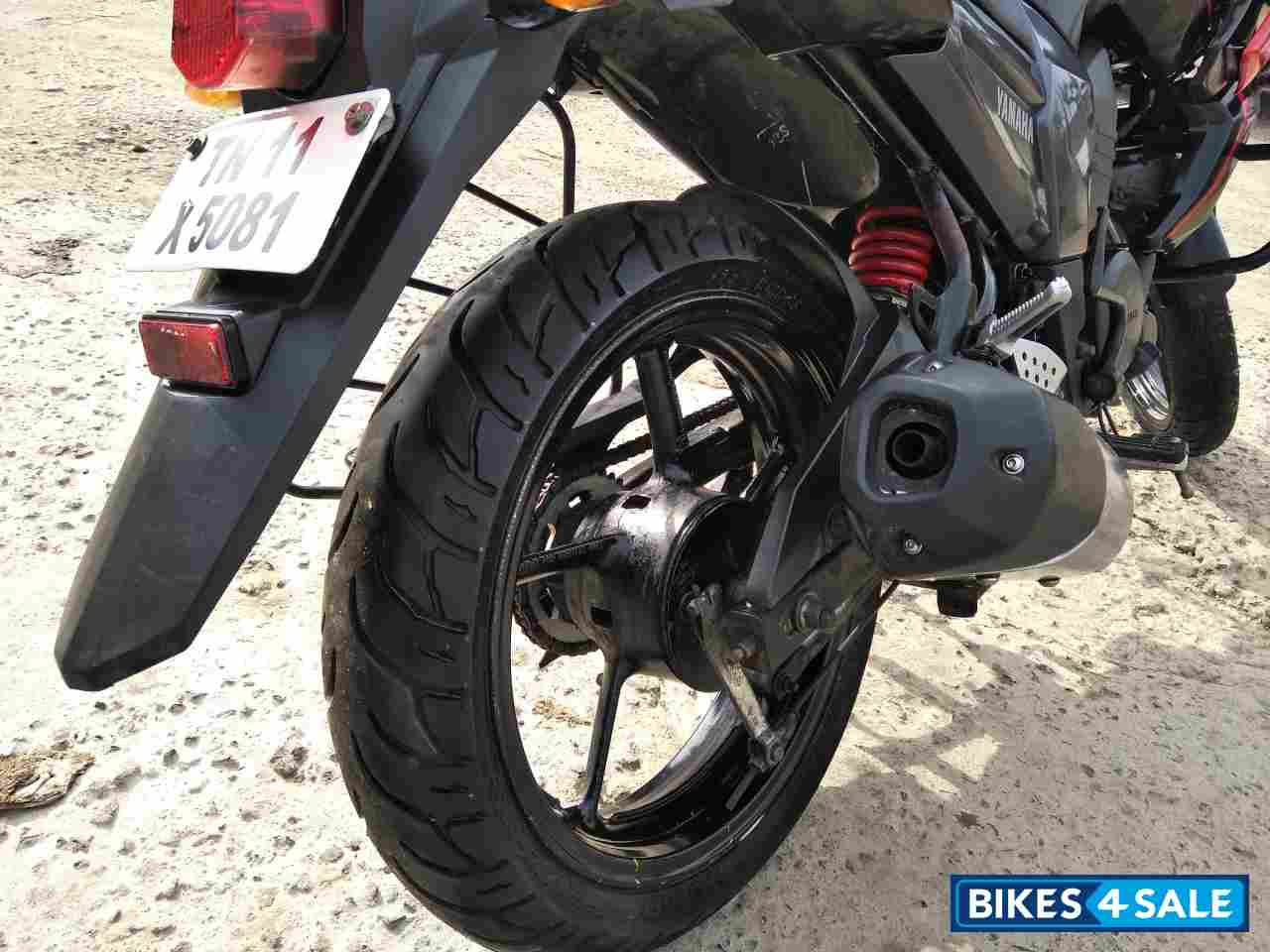 Red And Black Yamaha Fazer