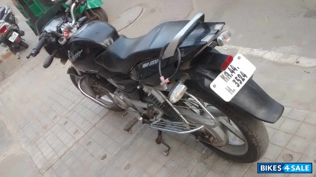 Black Bajaj Pulsar 150 DTSi Black Bajaj Pulsar 150 DTSi
