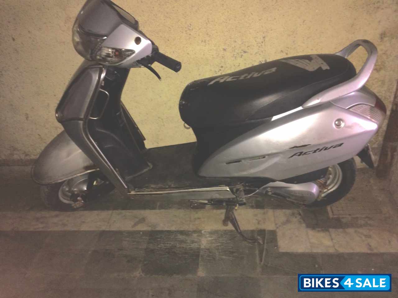 Silver Honda Activa
