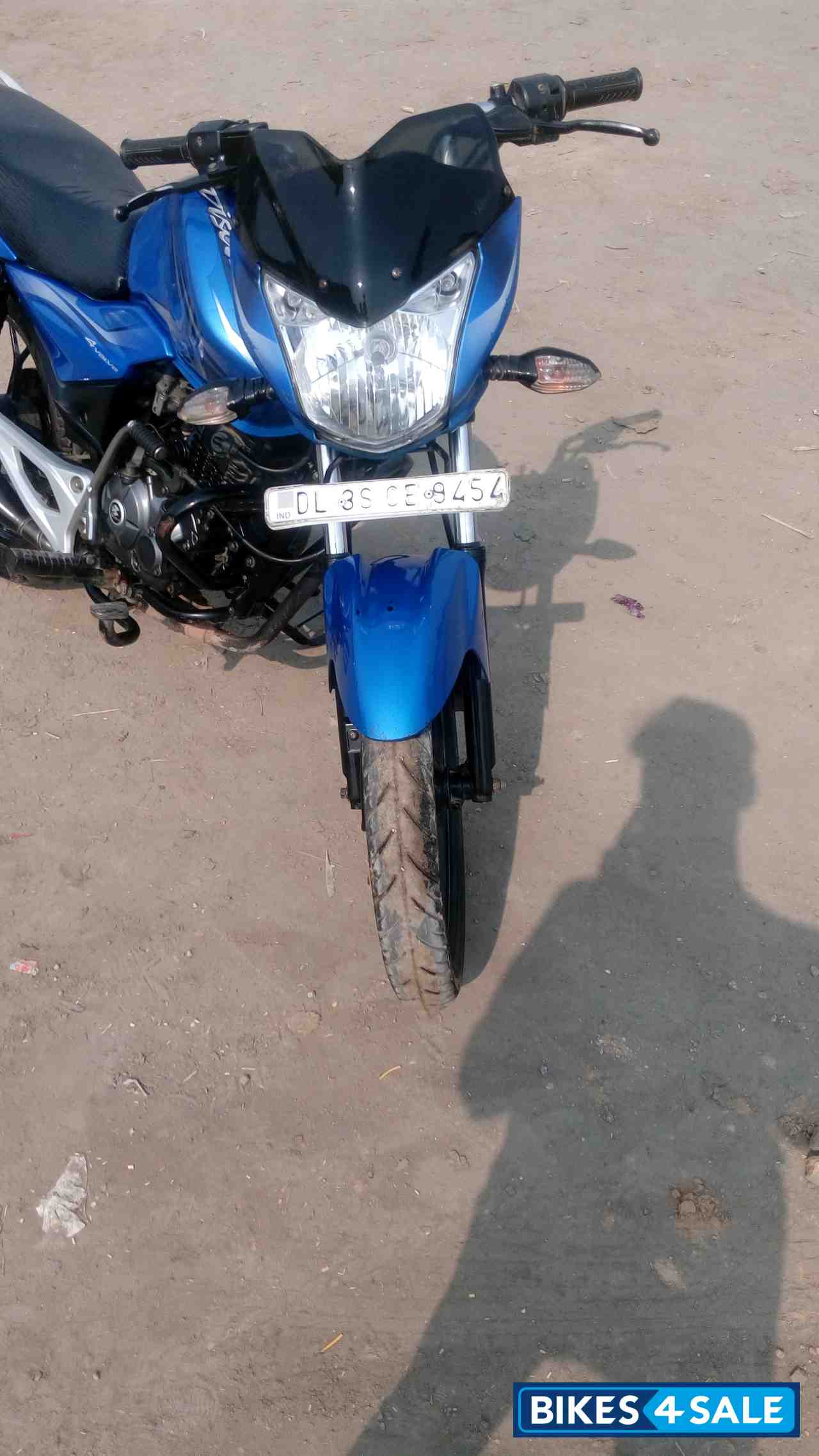 Royal Blue Bajaj Discover 100M