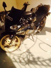 Black Golden Yamaha YZF R15 V2