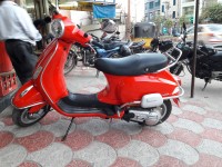 Red Vespa VXL 125