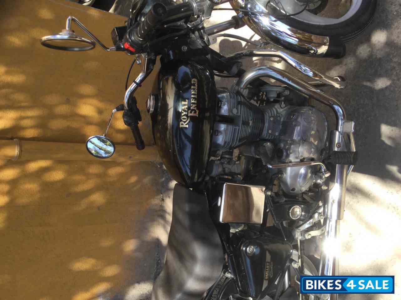 Black Royal Enfield Bullet Electra Twinspark