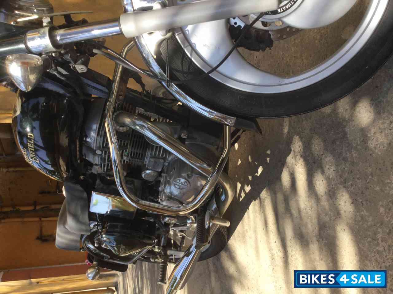 Black Royal Enfield Bullet Electra Twinspark