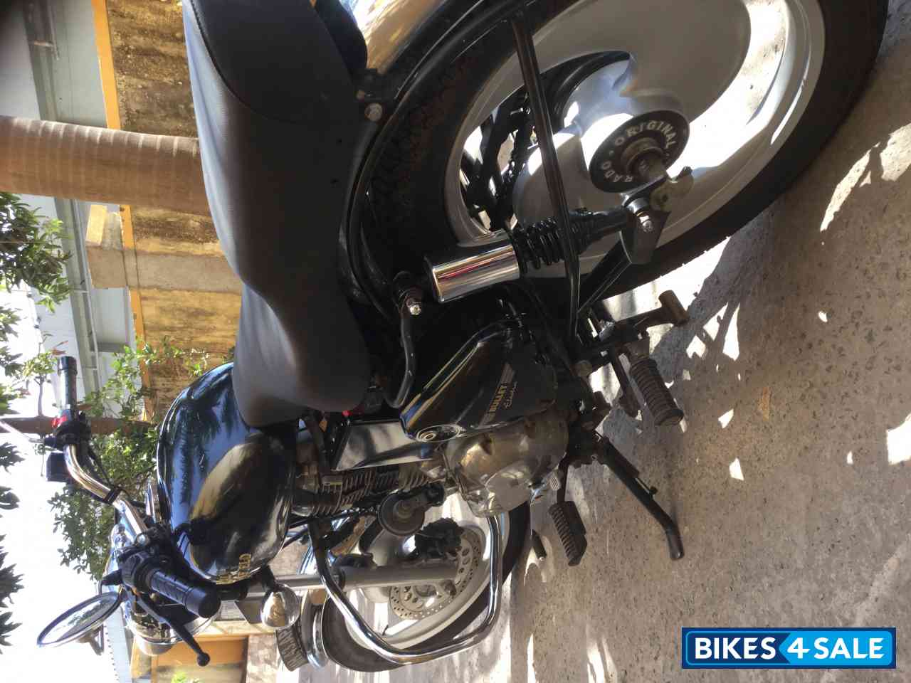 Black Royal Enfield Bullet Electra Twinspark