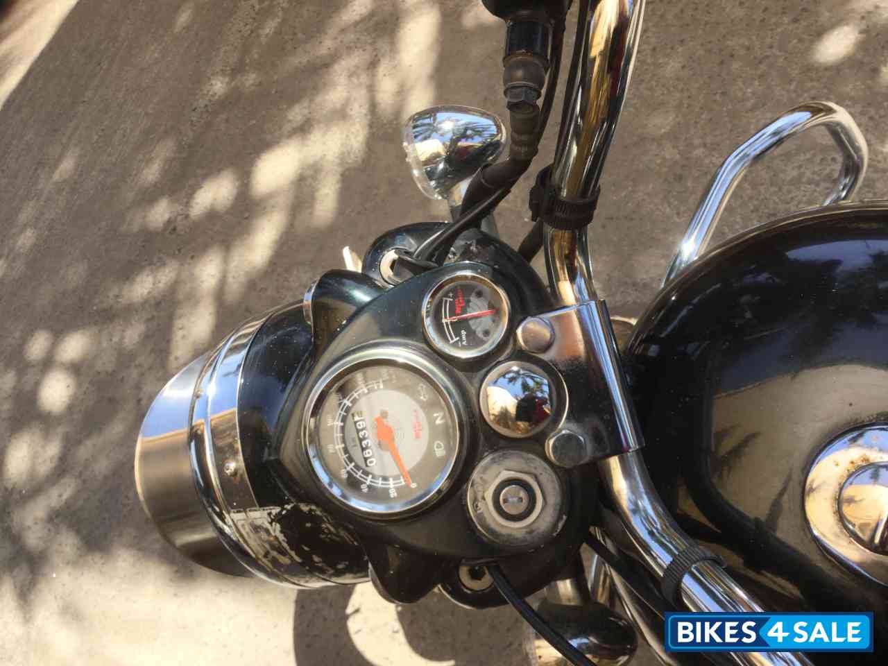 Black Royal Enfield Bullet Electra Twinspark