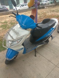 Blue And White Honda Dio