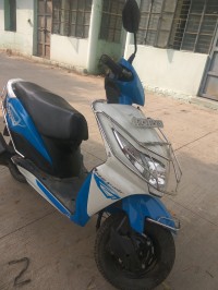 Blue And White Honda Dio
