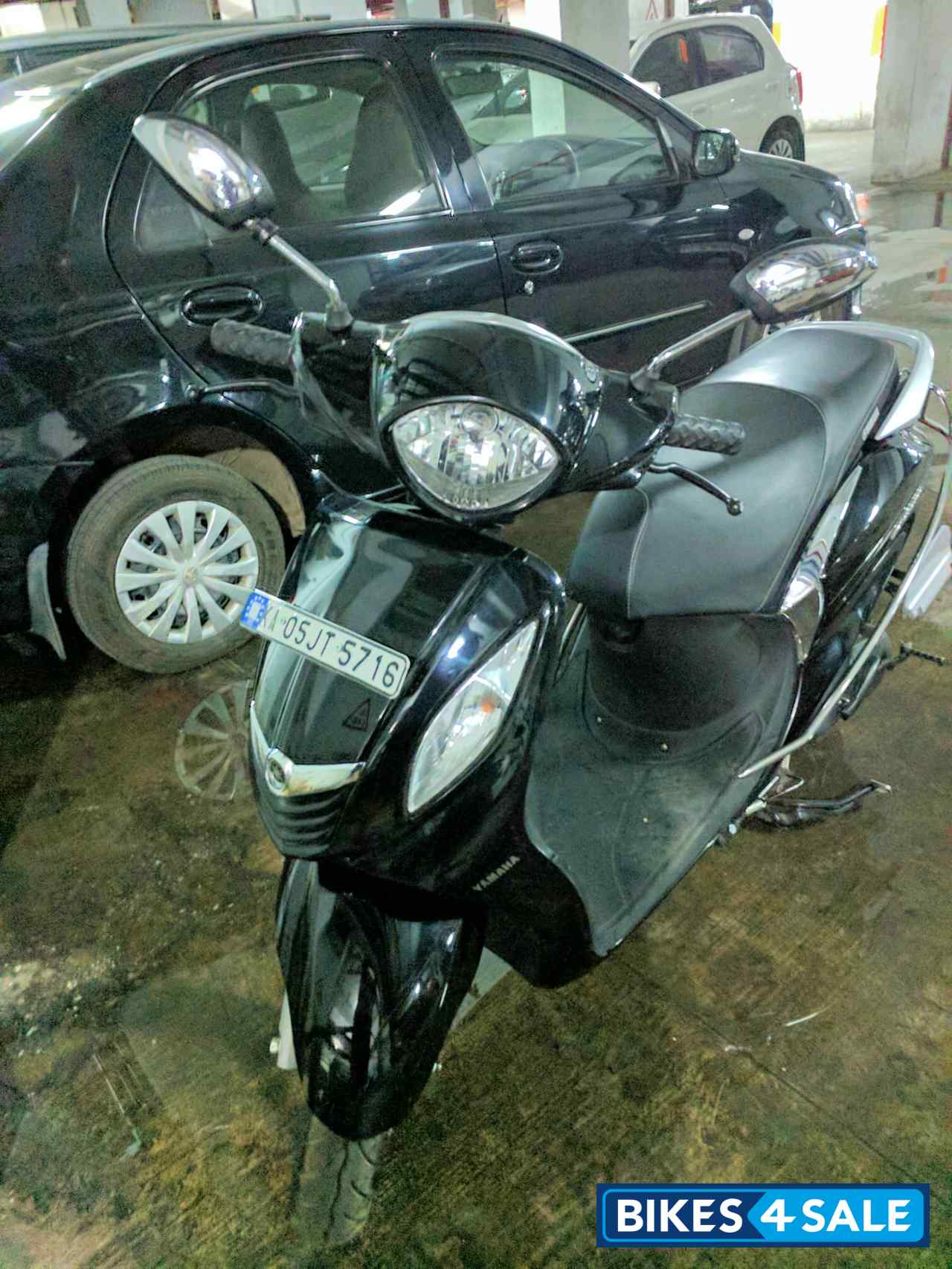 Black Yamaha Fascino