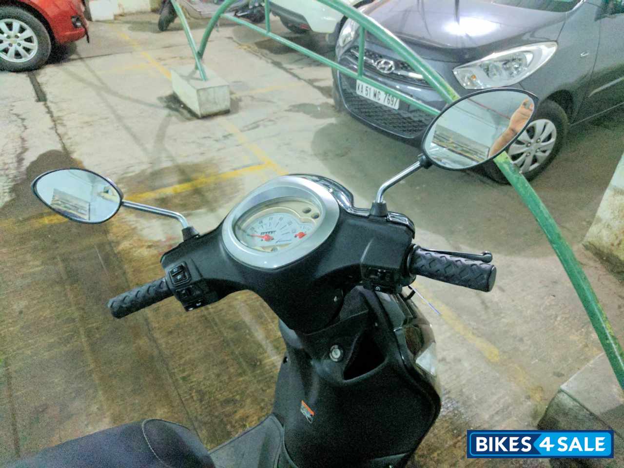 Black Yamaha Fascino