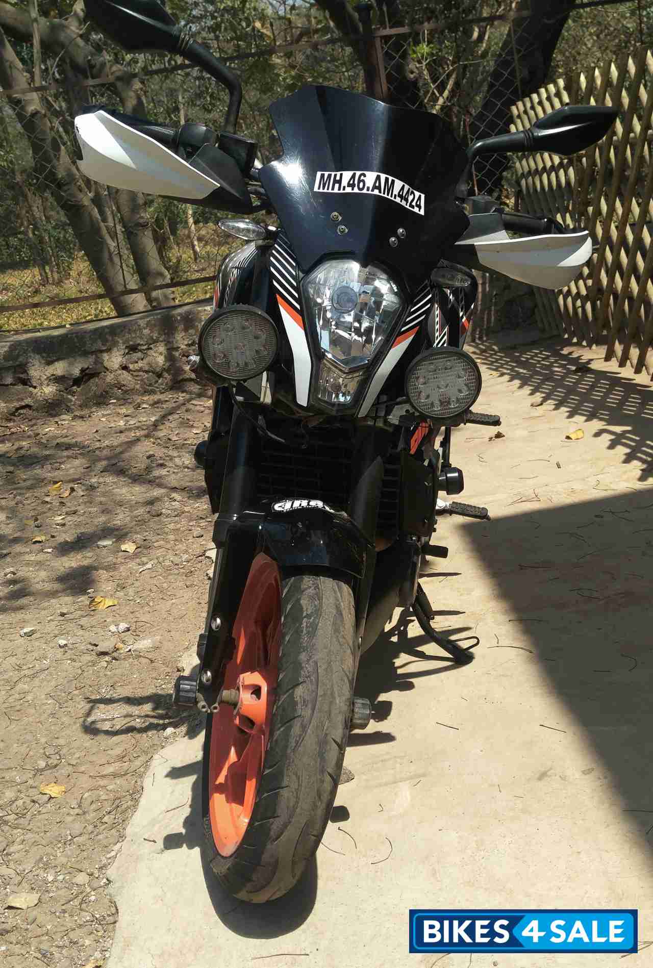Black KTM Duke 390