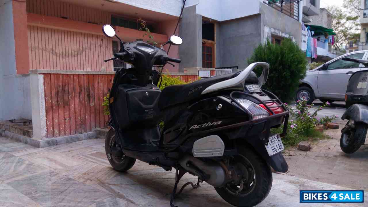 Black Honda Activa