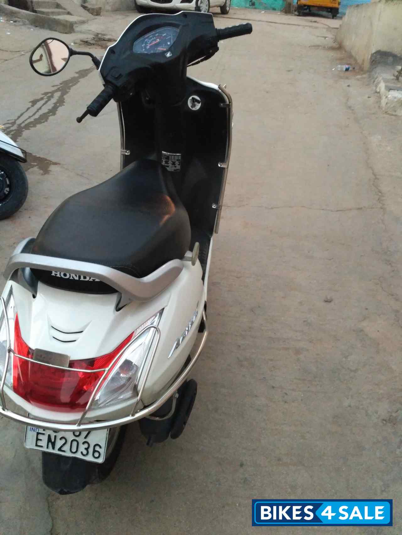 White Honda Activa 3G