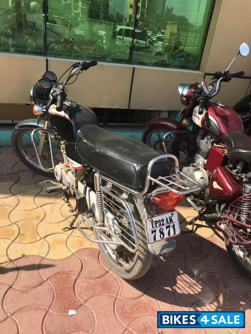 Black Bajaj Boxer CT Deluxe