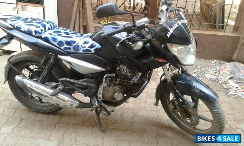 Black Bajaj Pulsar 135LS
