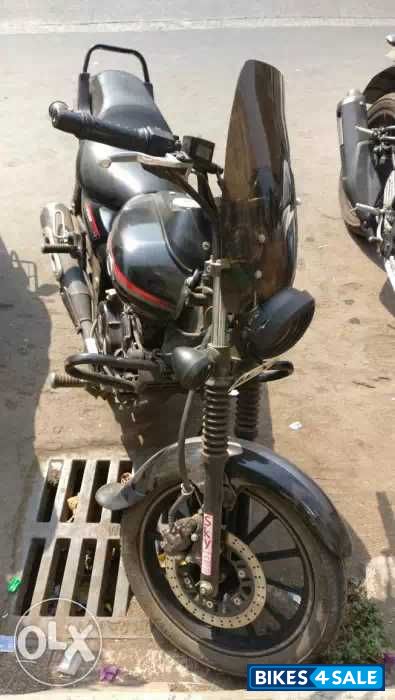 Black Bajaj Avenger Street 220