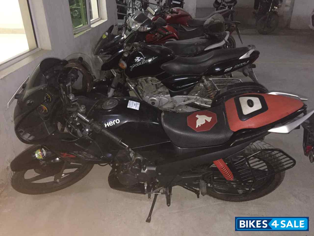 Black Hero Karizma R