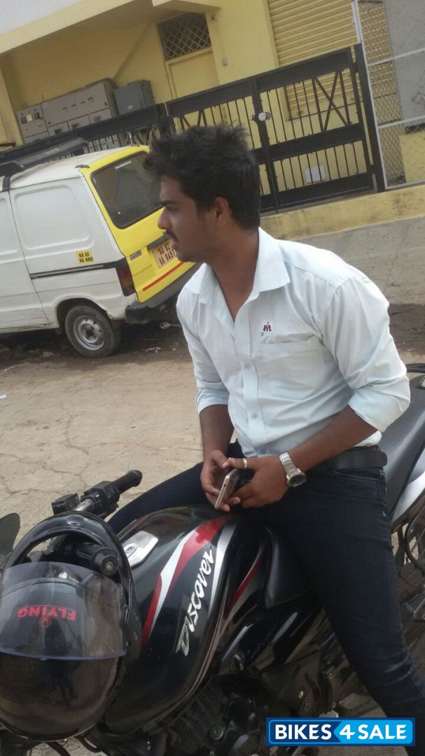 Black With Red Bajaj Discover 150 S