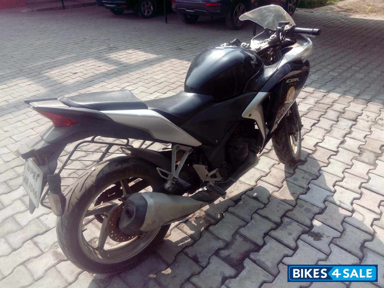 Black Honda CBR 250R