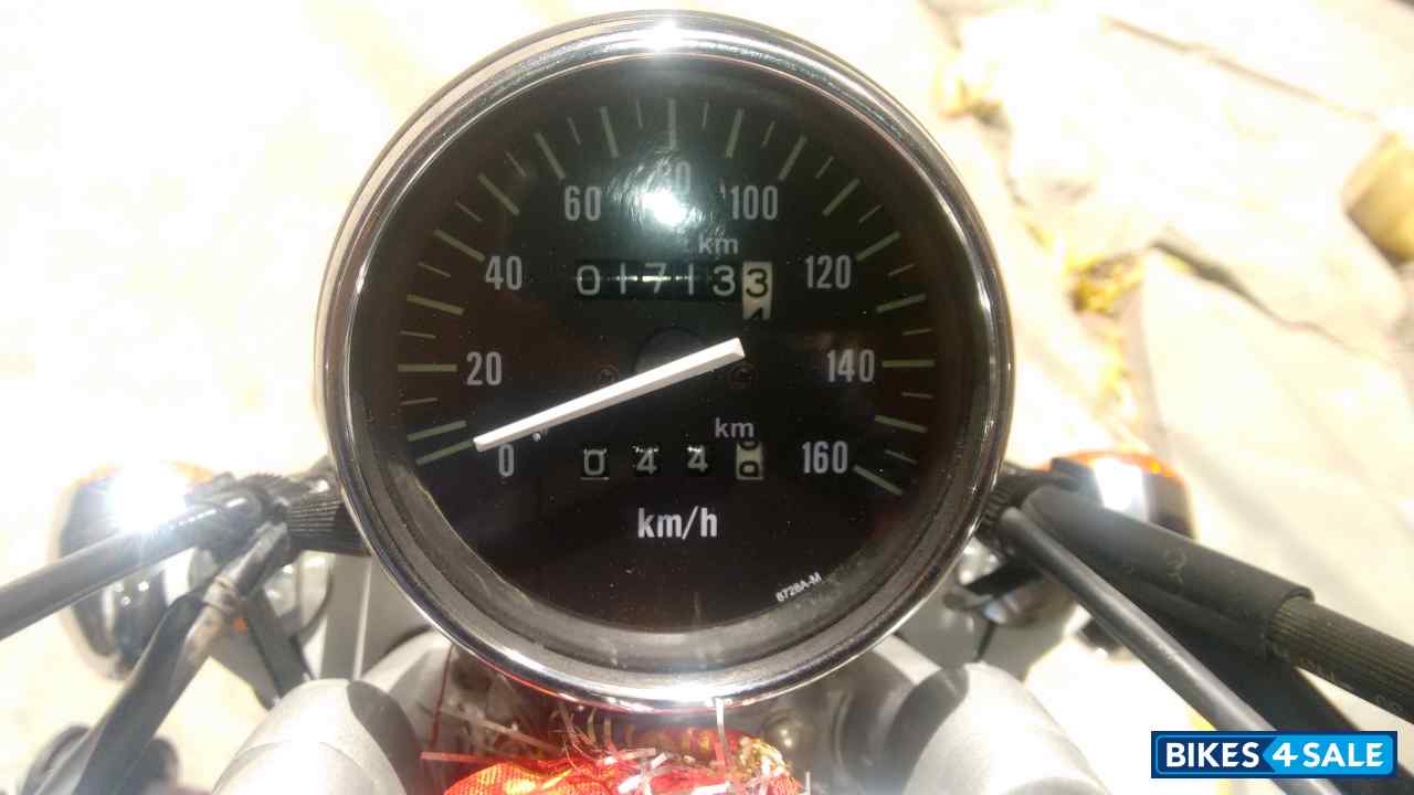 Black Bajaj Avenger 220 DTS-i