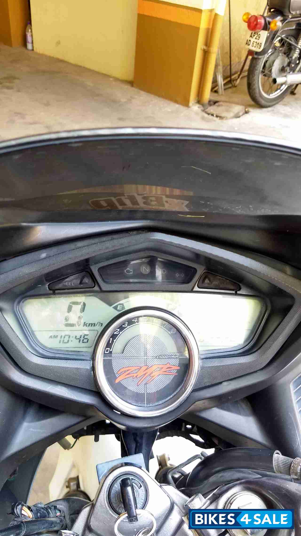 White Hero Karizma ZMR