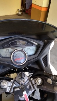 White Hero Karizma ZMR