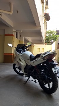 White Hero Karizma ZMR