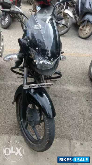 Black Bajaj XCD 125 DTS-Si