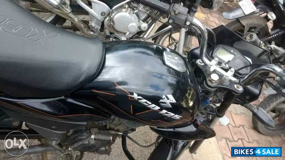 Black Bajaj XCD 125 DTS-Si