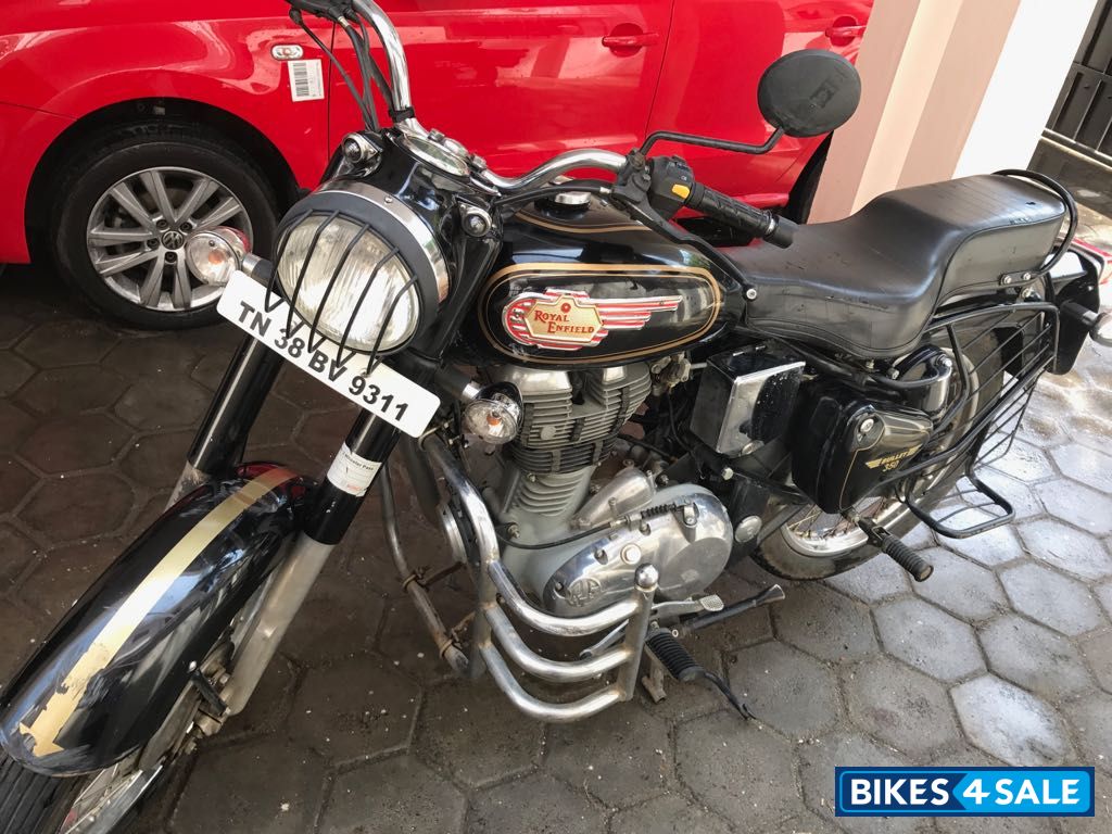 Black Royal Enfield Bullet Standard 350