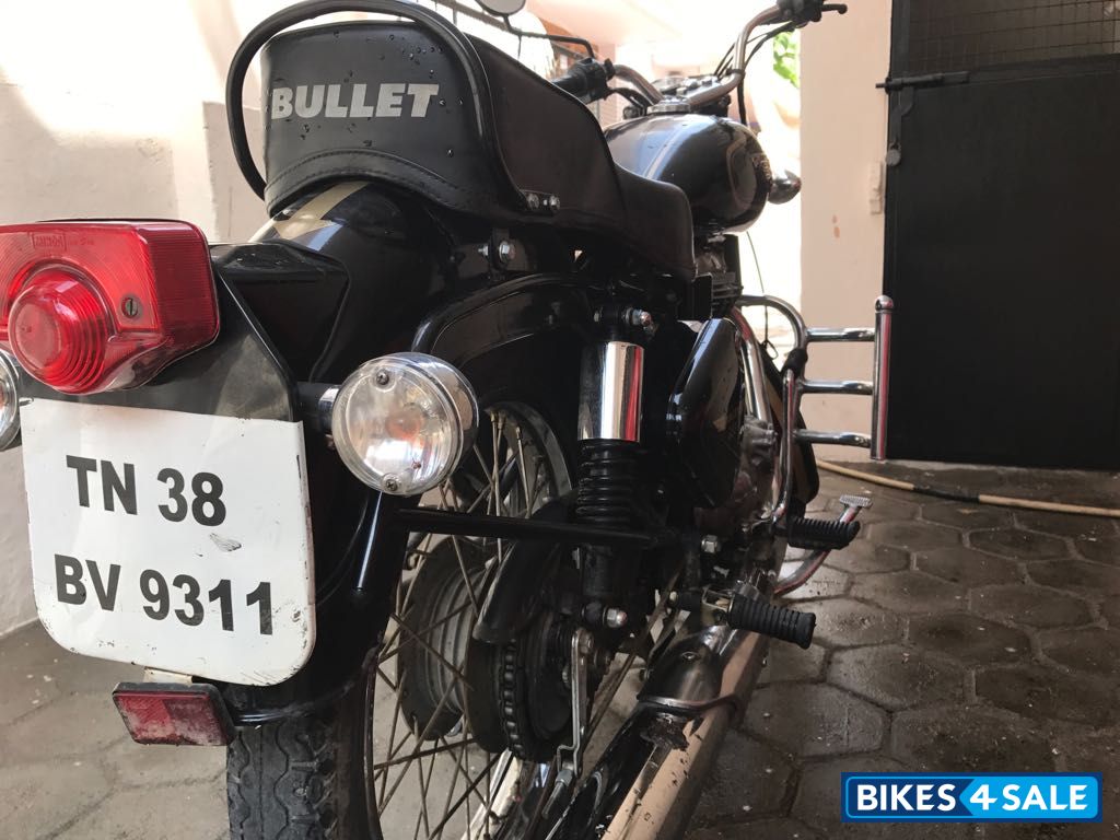 Black Royal Enfield Bullet Standard 350