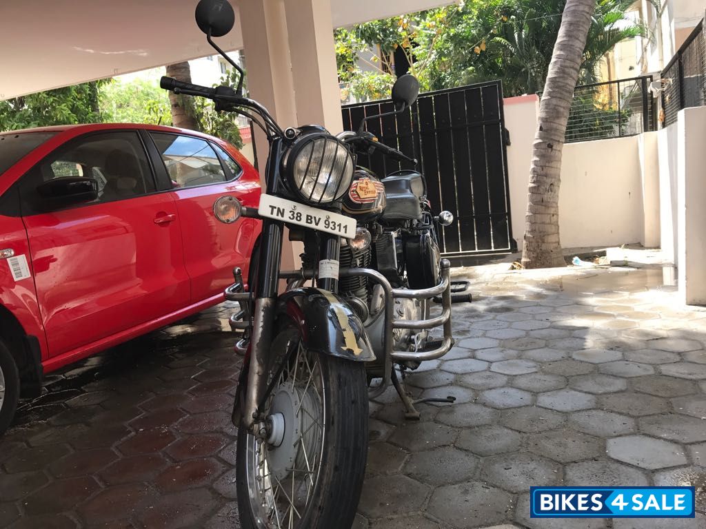 Black Royal Enfield Bullet Standard 350