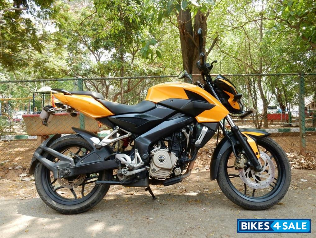 Yellow Bajaj Pulsar 200 NS Yellow Bajaj Pulsar 200 NS