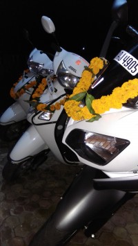 White Yamaha Fazer FI V2