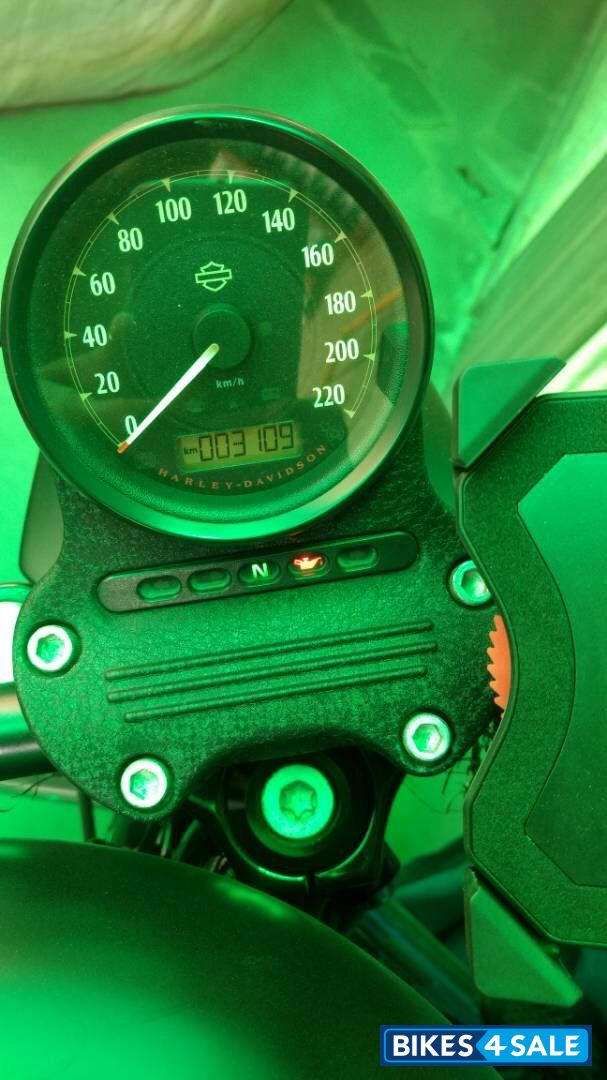 Mat Black Harley Davidson Iron 883