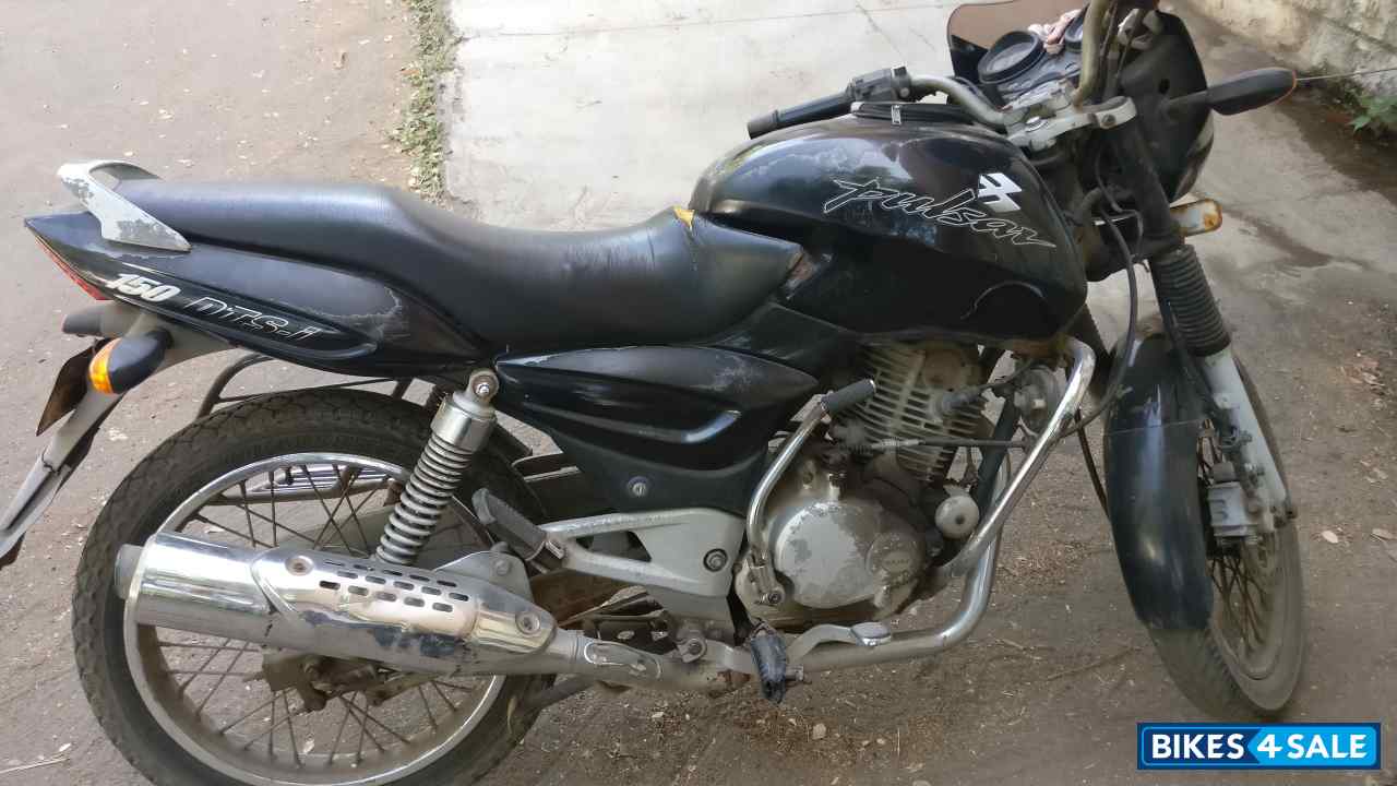 Black Bajaj Pulsar 150 DTSi