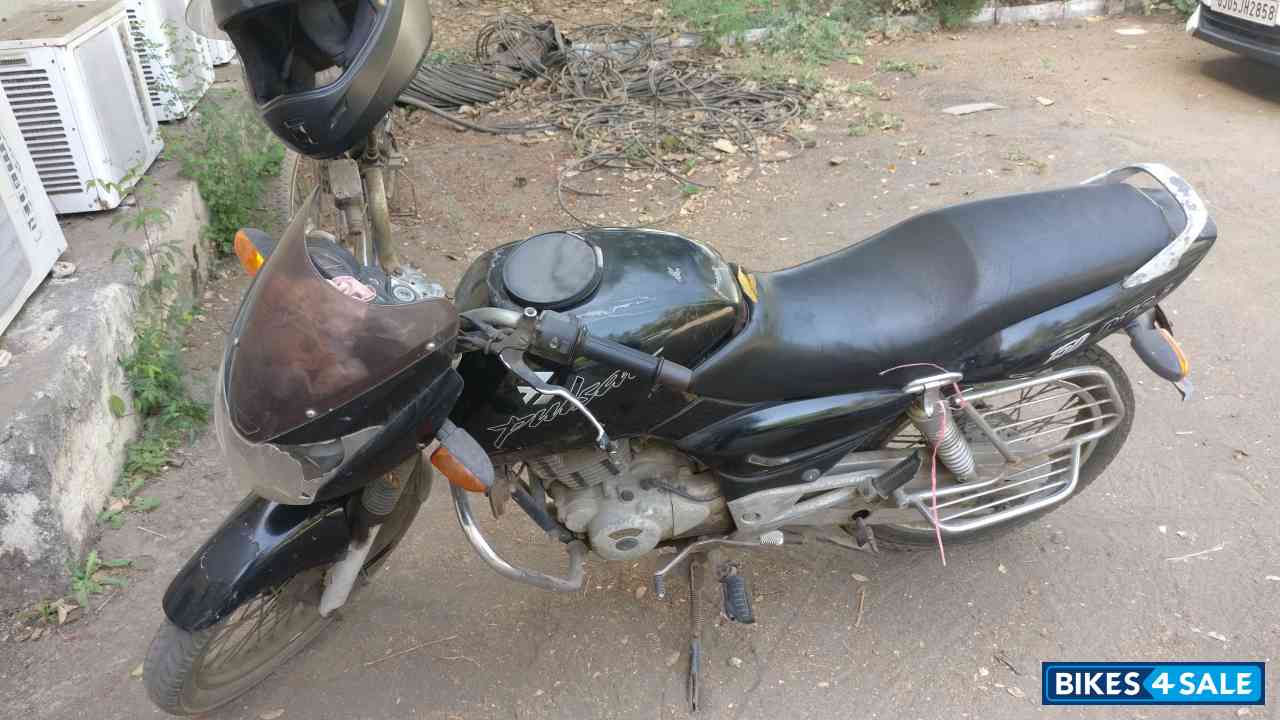 Black Bajaj Pulsar 150 DTSi